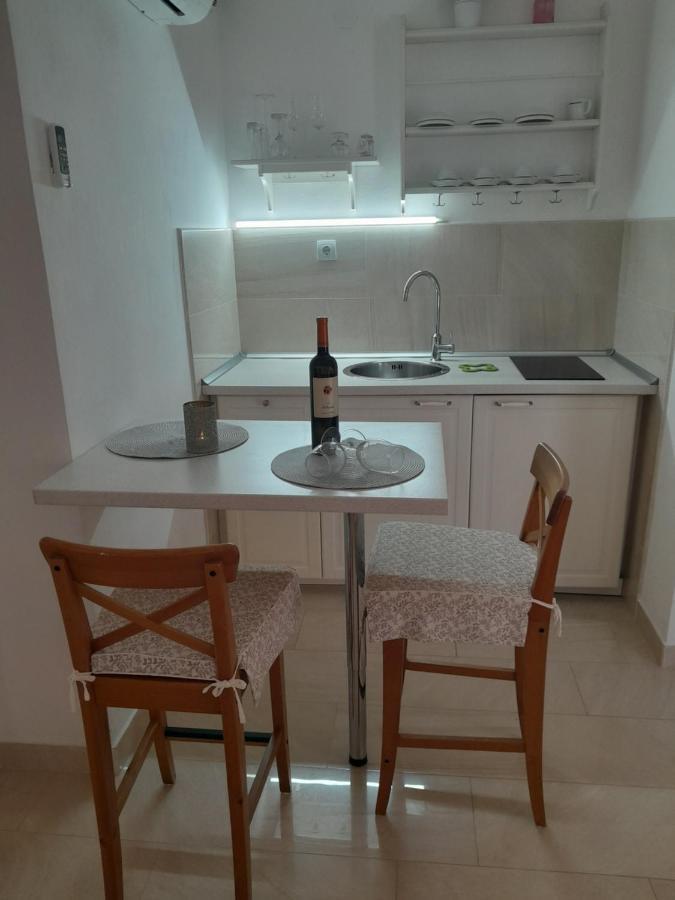 Apartments Blanka Zrnovo Exterior foto
